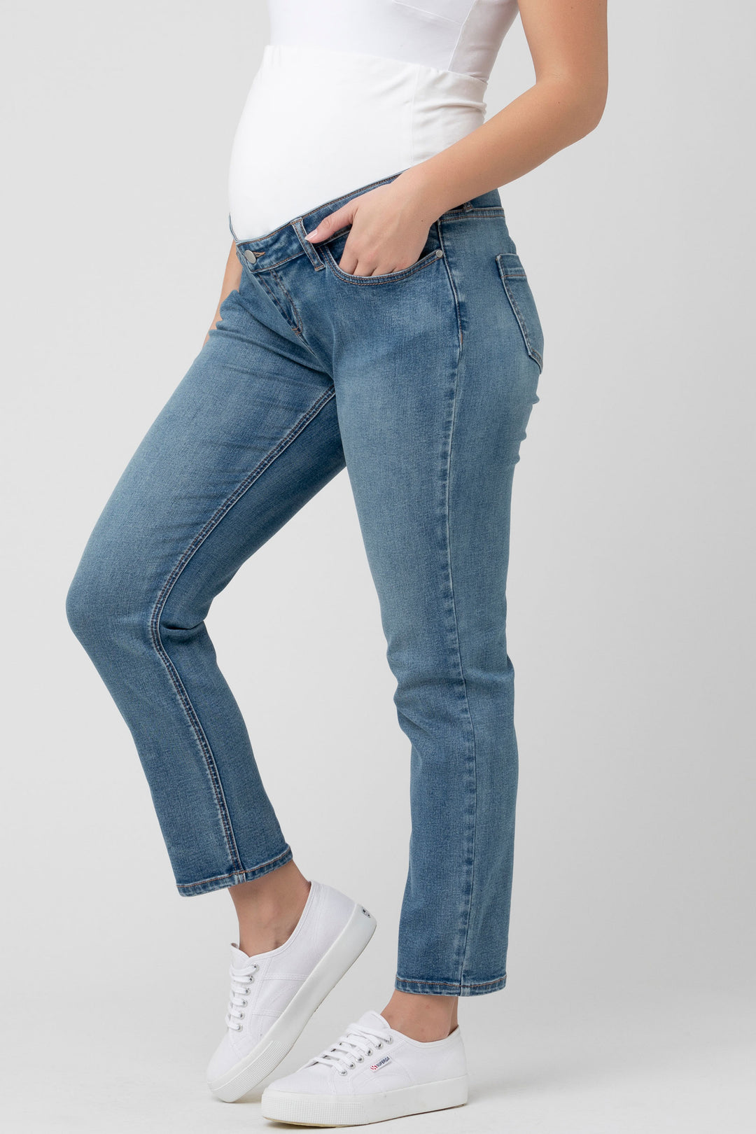 Hunter Crop / Petite Over Bump Jean Vintage Wash MOM JEANS